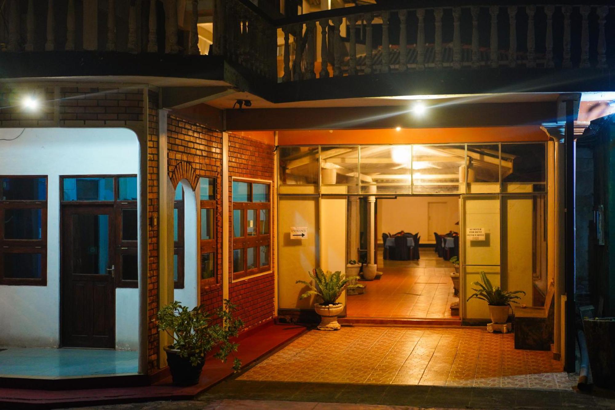 Shanthi Beach Resort Unawatuna Exterior foto