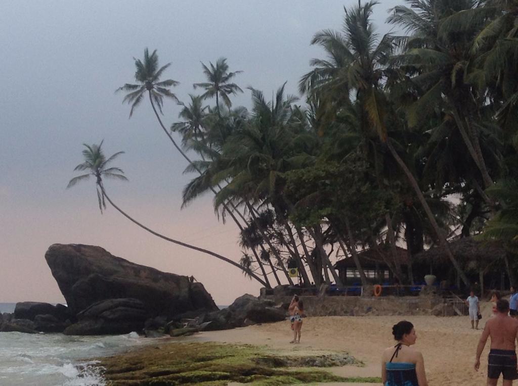 Shanthi Beach Resort Unawatuna Exterior foto