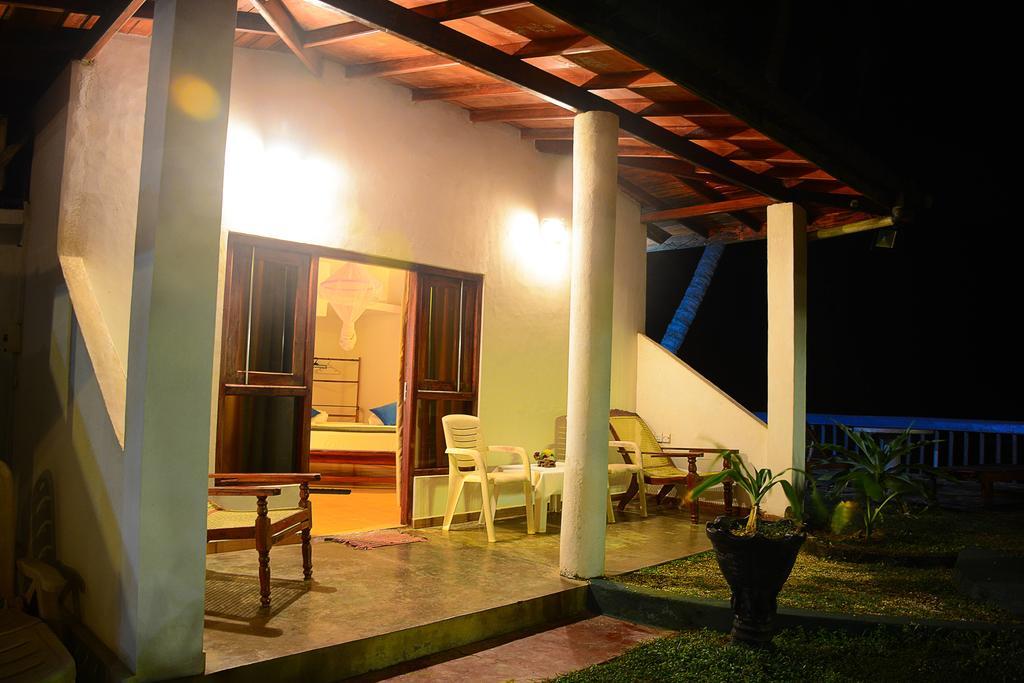 Shanthi Beach Resort Unawatuna Exterior foto