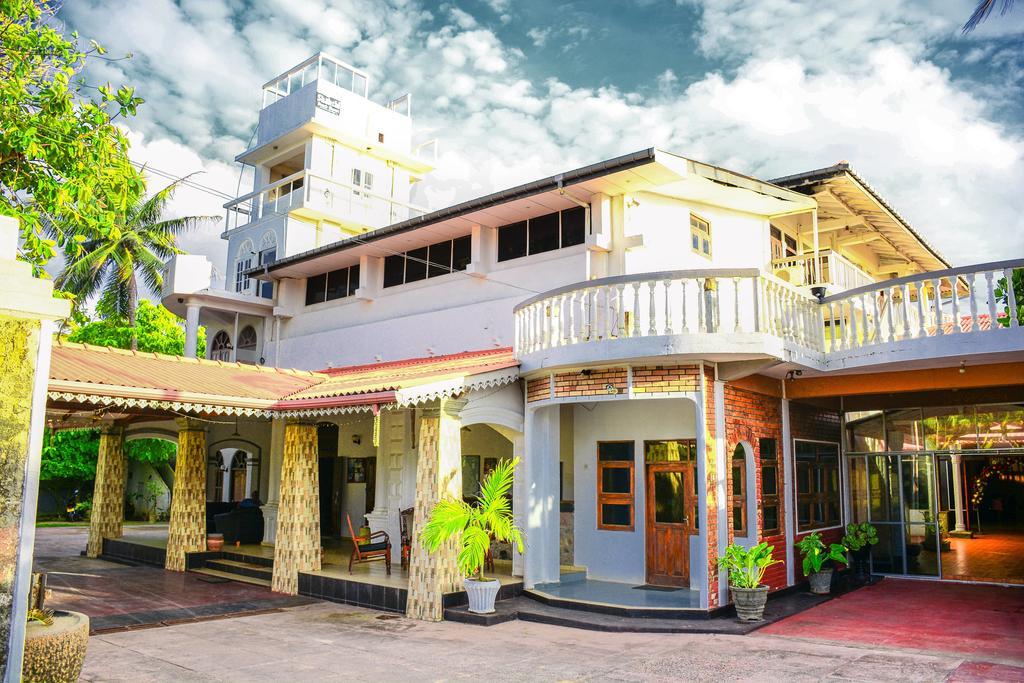 Shanthi Beach Resort Unawatuna Exterior foto