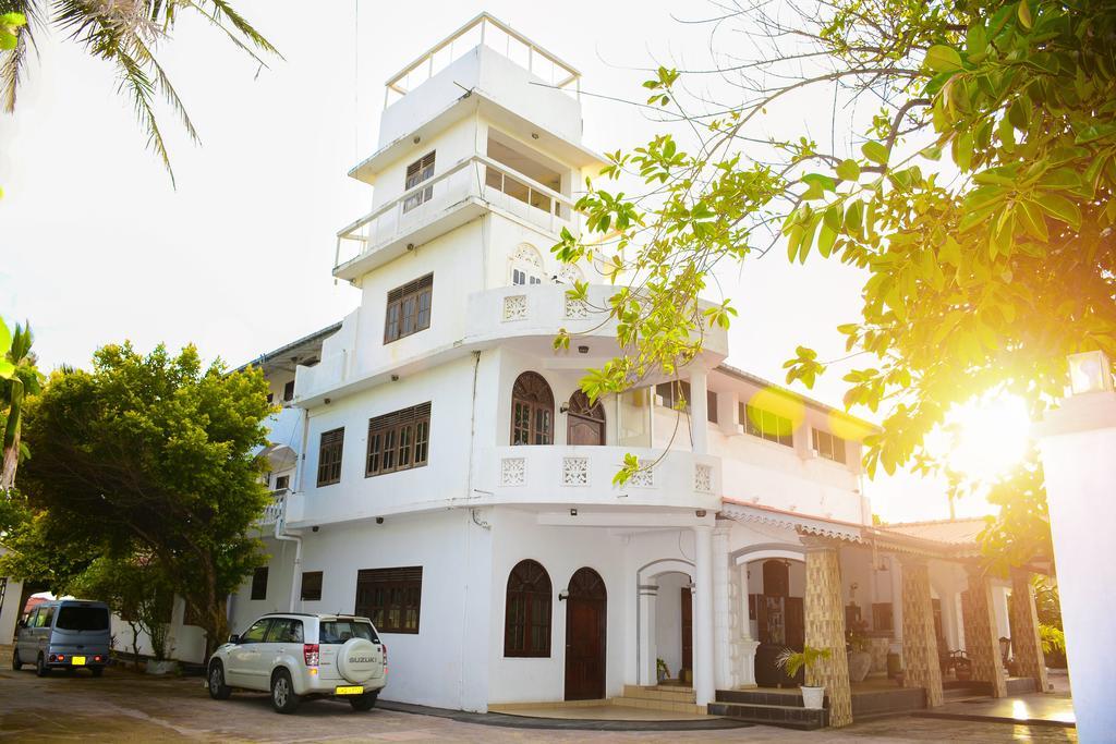 Shanthi Beach Resort Unawatuna Exterior foto