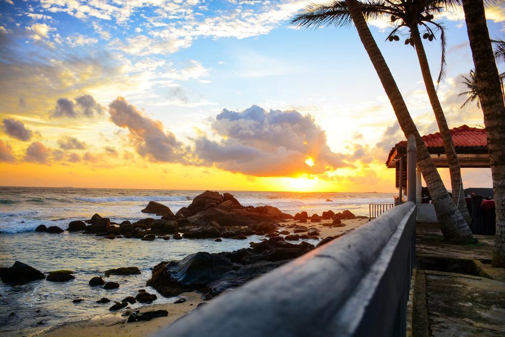 Shanthi Beach Resort Unawatuna Exterior foto