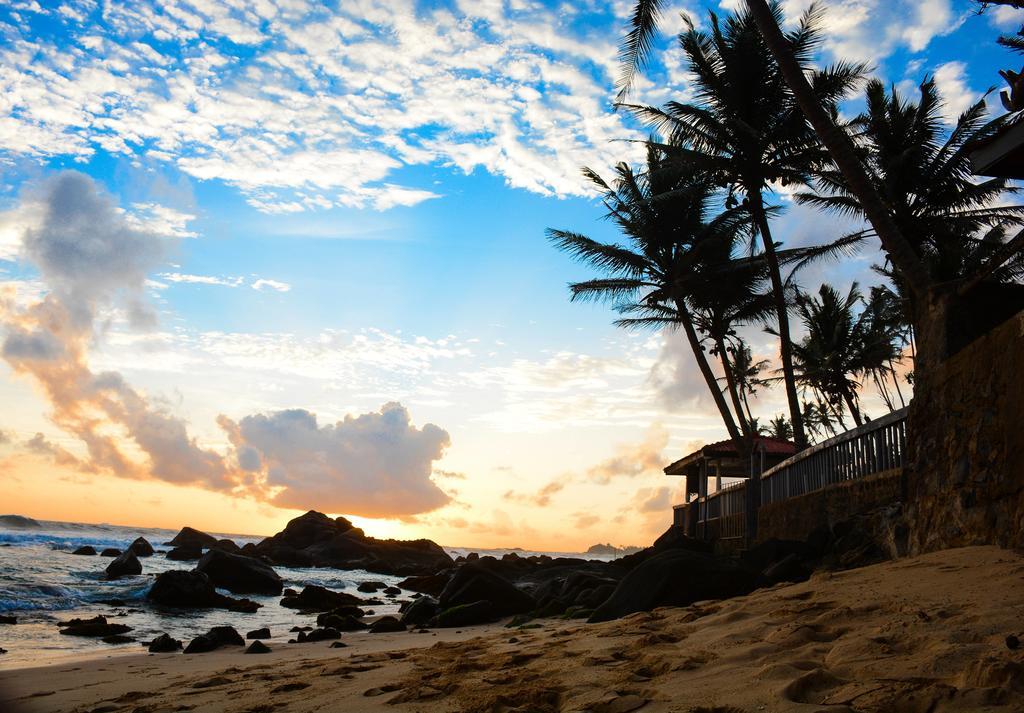 Shanthi Beach Resort Unawatuna Exterior foto